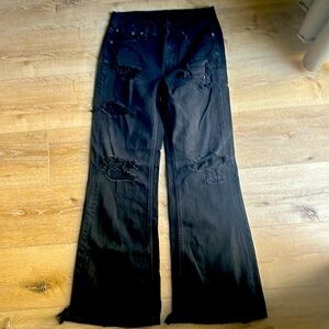 American Eagle Outfitters, Distressed black denim jeans Size 00 - Fit a size 0.